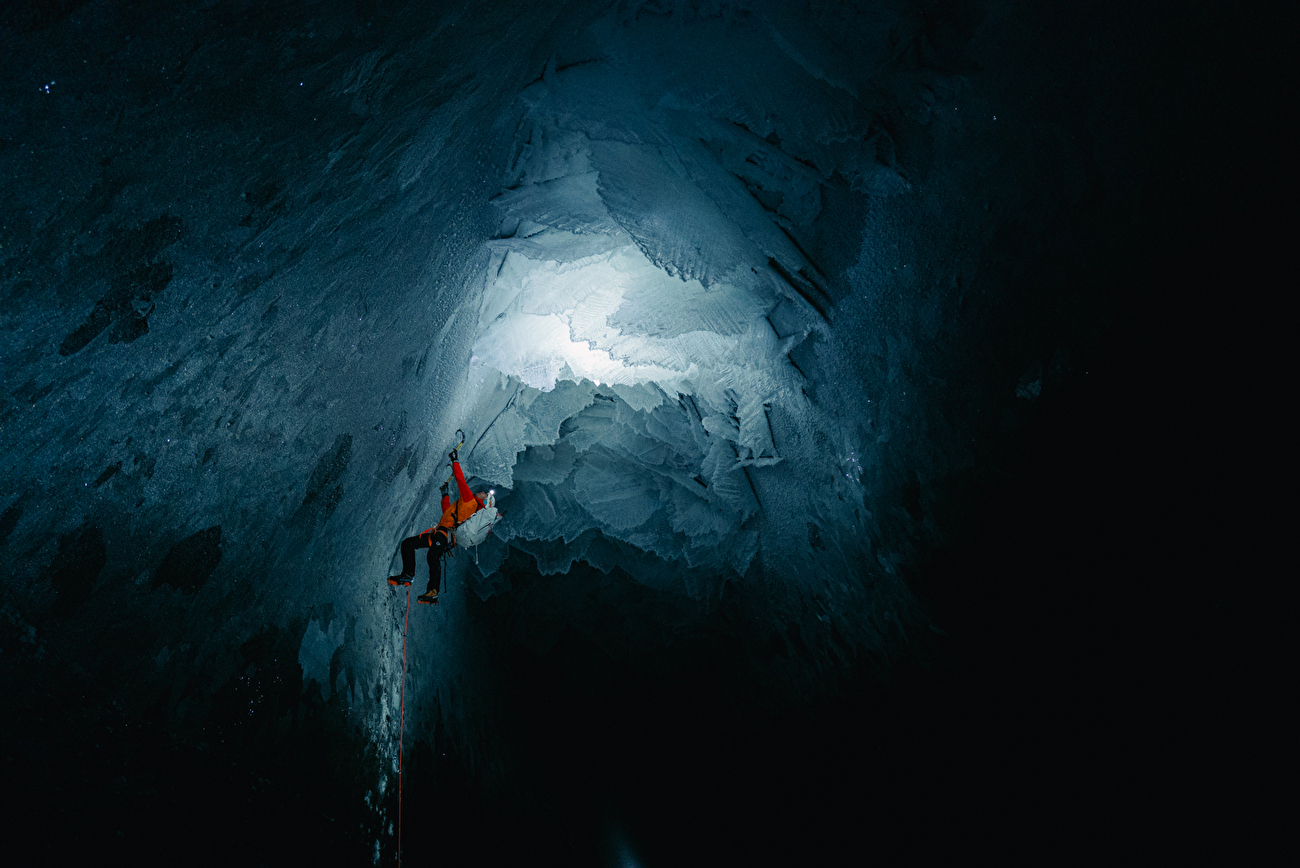 'Anti Gravity', the photography book by Thomas Monsorno and Dani Arnold