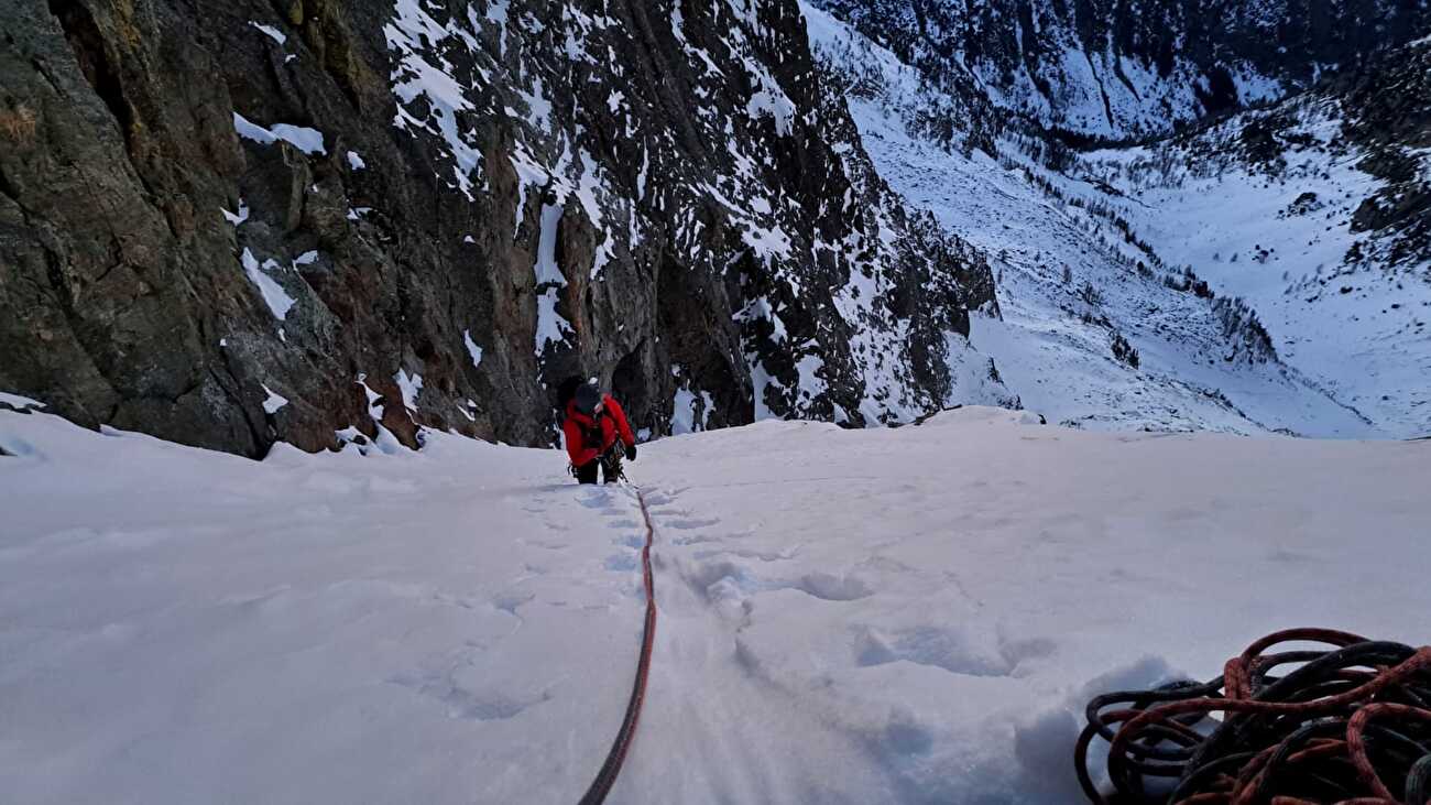 Limbo Cima dei Camosci, Valle Gesso Marittime Alps, Matteo Cavallo, Jacopo Elia