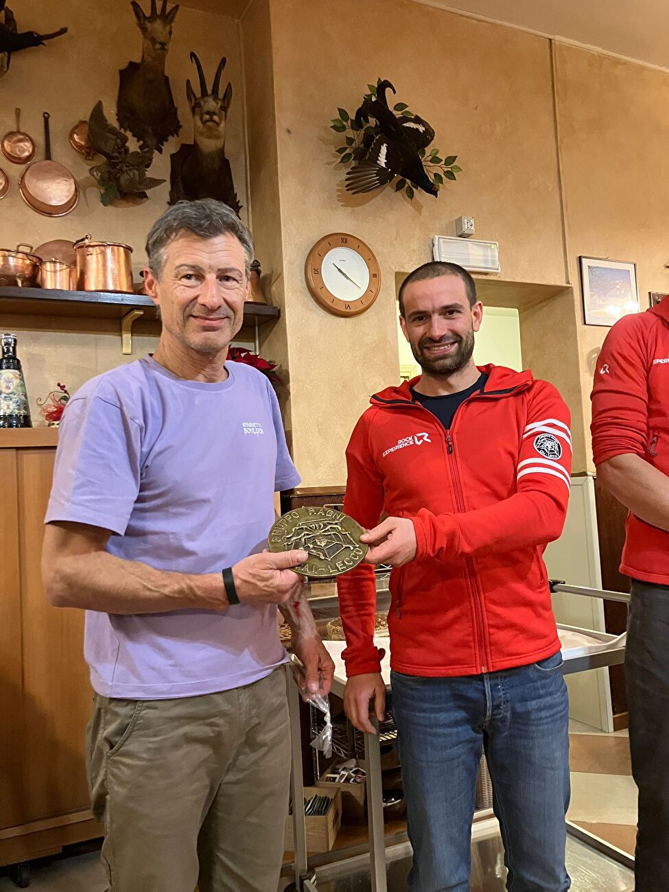 Luca Passini riceives the 'Ragno d'Oro'