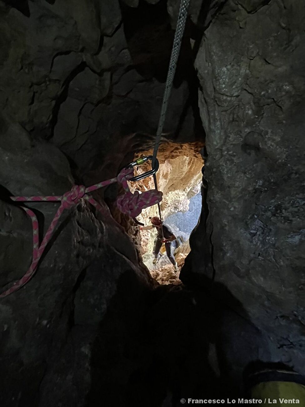 Qanaf Cave, Oman, La Venta