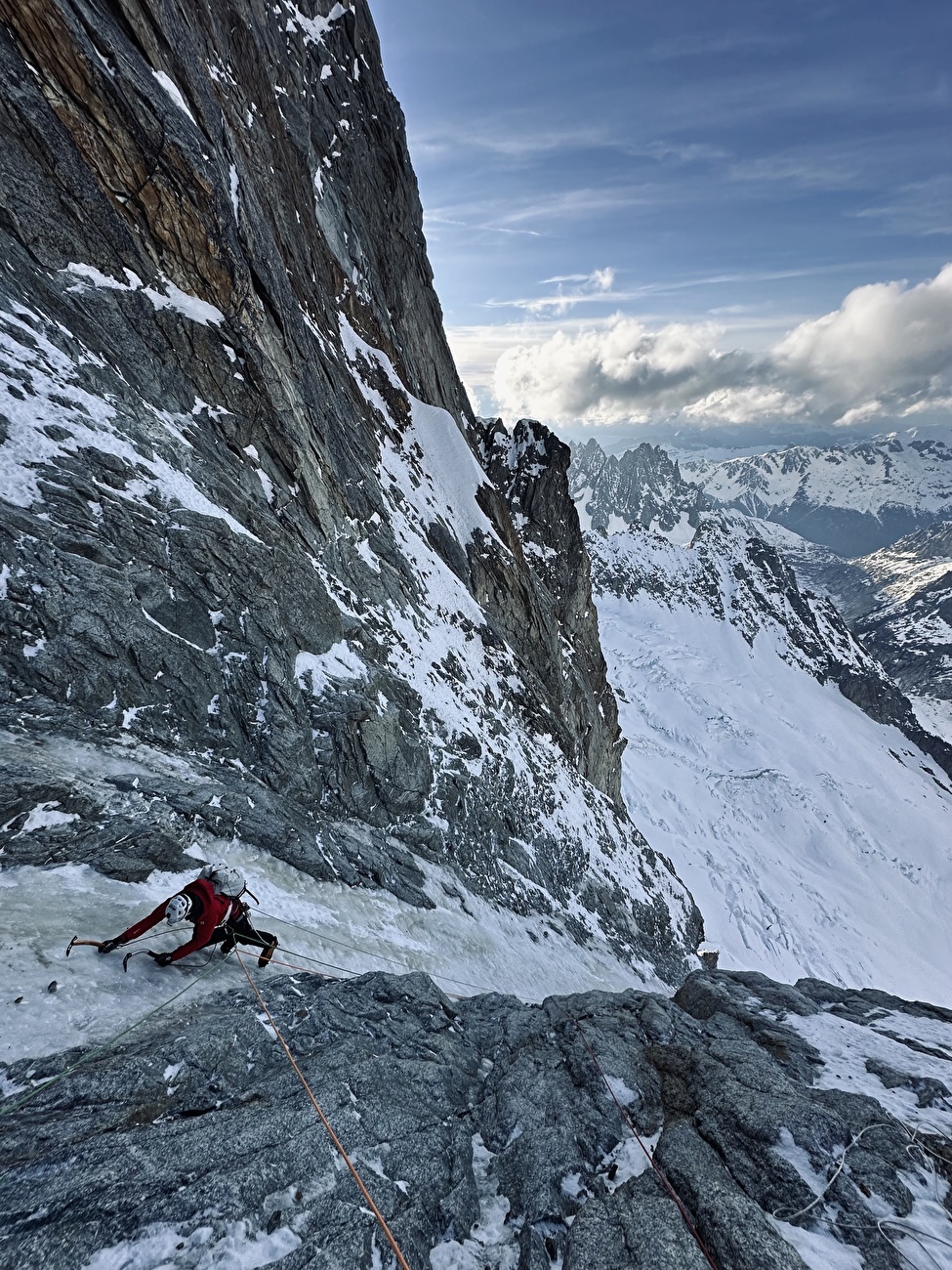 Jorassique Pâques, Grandes Jorasses, Monte Bianco, Pierre Girot, Kilian Moni, Hugo Peruzzo, Arthur Poindefert