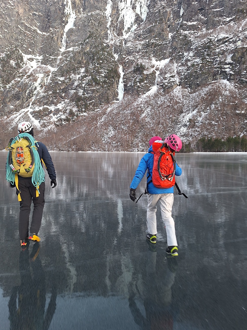 Norway ice climbing, Ines Papert
