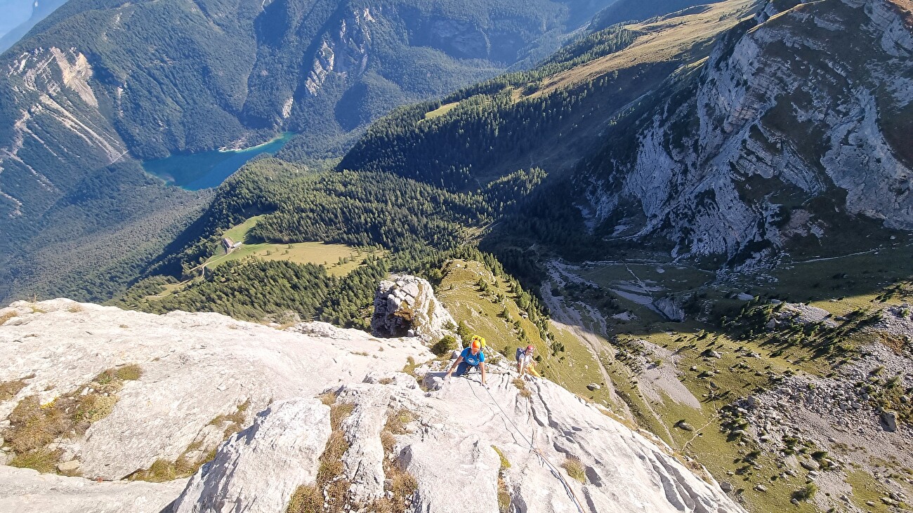 E la vita scorre! Cima Uomo, Dolomiti di Brenta, Luca Giupponi, Rolando Larcher