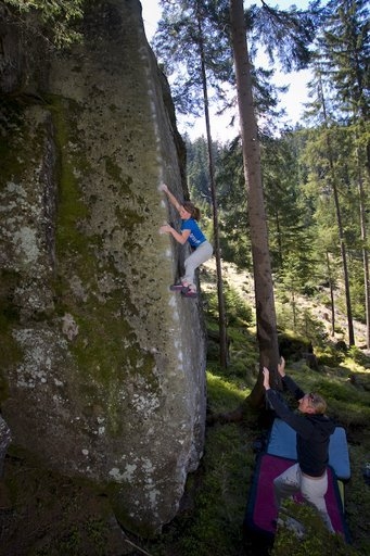 Barbara Zangerl climbs Pura Vida Fb8b