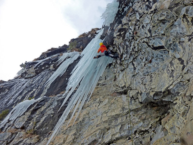 B&B – Azione indecente. Dry tooling at Cogne