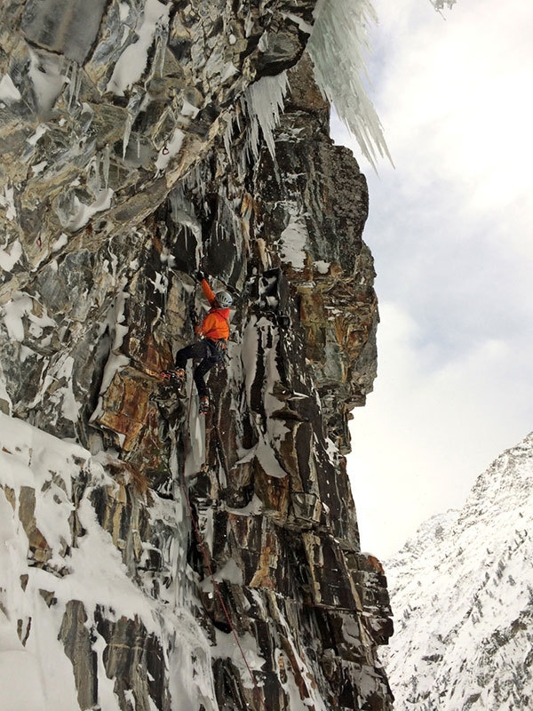 B&B – Azione indecente. Dry tooling at Cogne