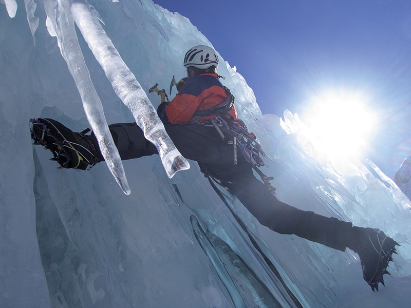 Ice climbing Val d'Avio