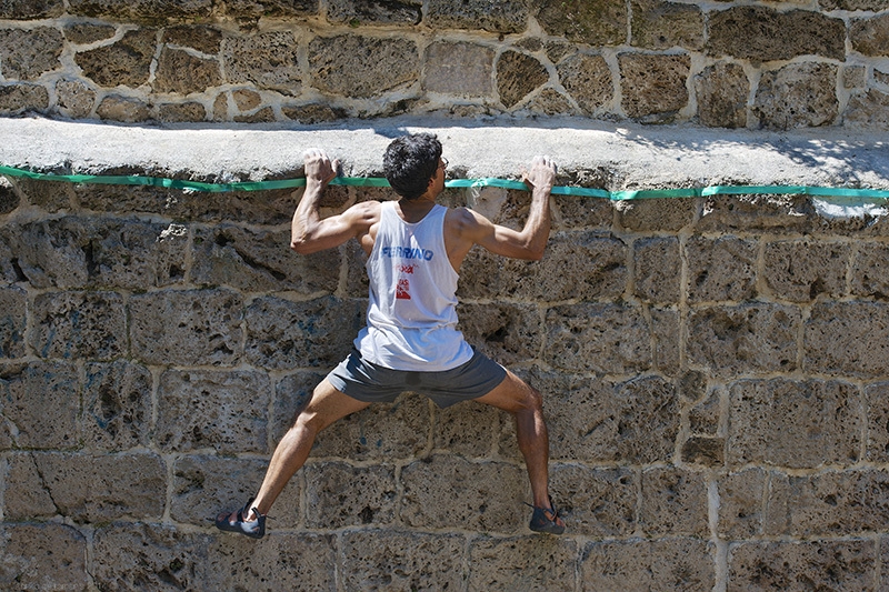 Street boulder Subiaco 2014