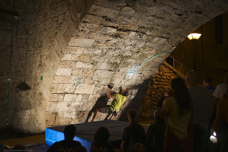 Street boulder Subiaco 2014