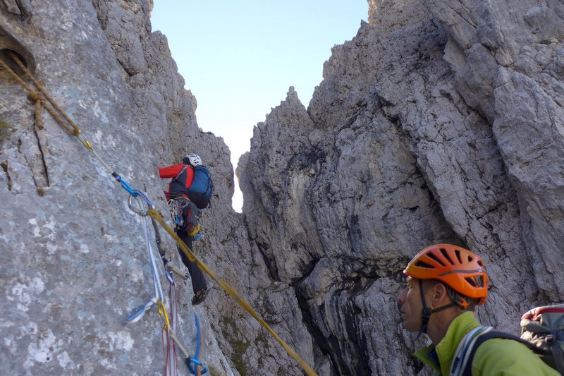 Guglia Torre di Lagunaz (P. San Lucano, Dolomiti) Via l'Uomo migliora il tempo