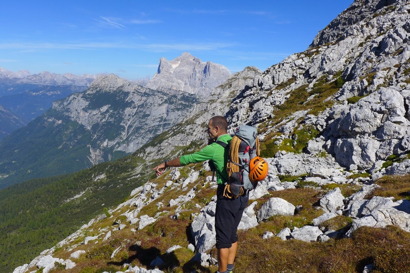 Guglia Torre di Lagunaz (P. San Lucano, Dolomiti) Via l'Uomo migliora il tempo