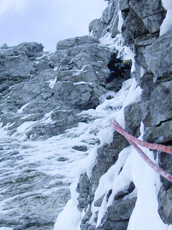 Apuane winter climbing