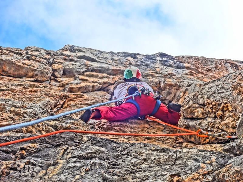 Il bianco calimero, Croz del rifugio, Dolomiti di Brenta, Rifugio Tosa Pedrotti