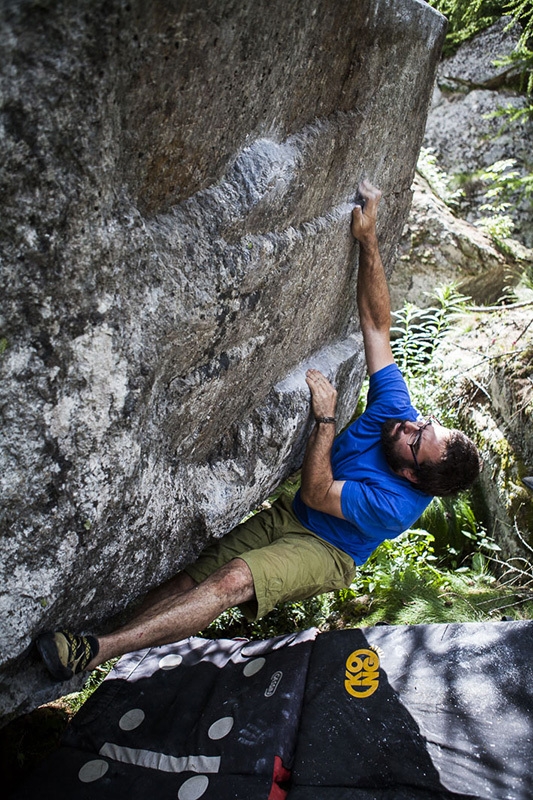 Valle dell'Orco boulder