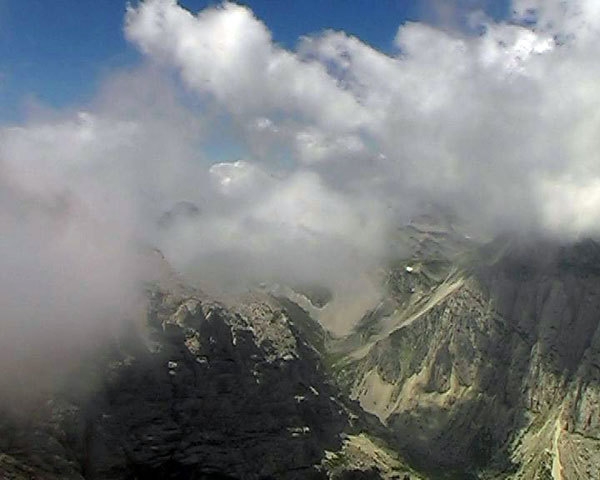 Con Una Montagna Come Casa