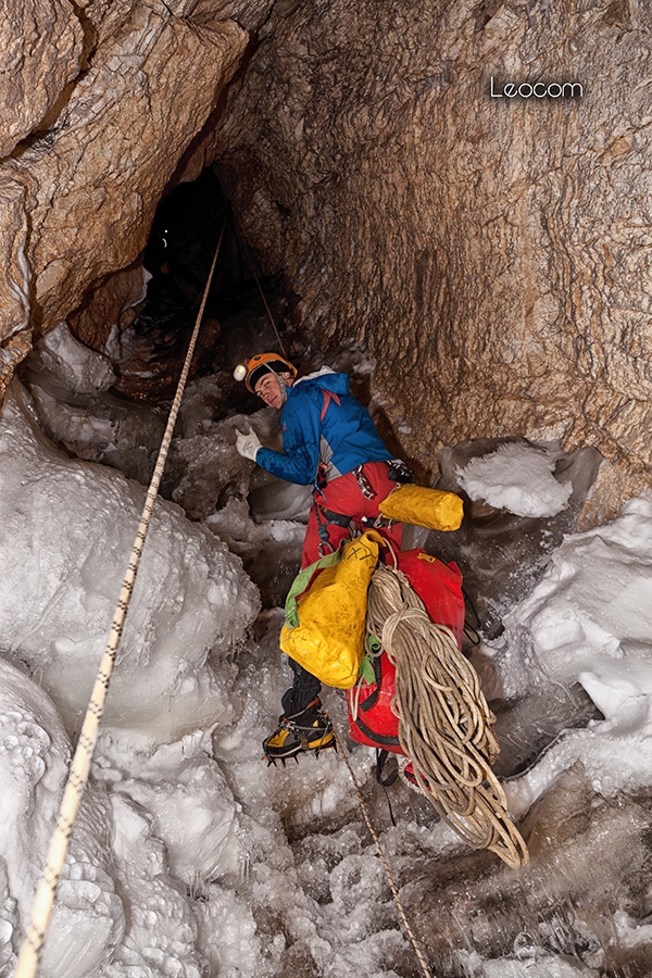 Brezno Pod Velbom, Monte Canin, alpinismo, speleologia, cascata di ghiaccio