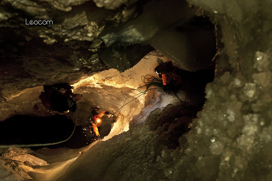 Brezno Pod Velbom, Monte Canin, alpinismo, speleologia, cascata di ghiaccio