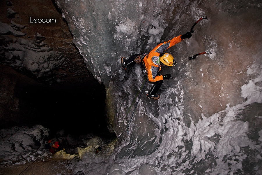 Brezno Pod Velbom, Monte Canin, alpinismo, speleologia, cascata di ghiaccio