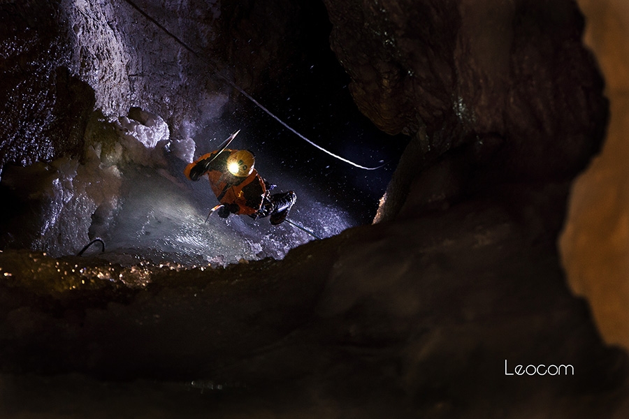 Brezno Pod Velbom, Monte Canin, alpinismo, speleologia, cascata di ghiaccio