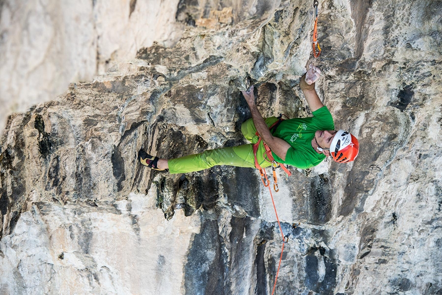 Rolando Larcher, Monte Cimo, Scoglio dei Ciclopi, climbing