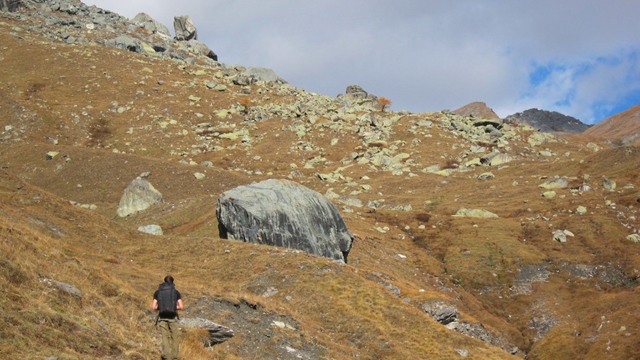 Chianale bouldering, Valle Varaita, Piedmont, Italy, Claudia Colonia, Alessandro Penna