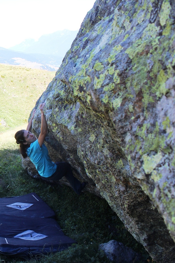Chianale bouldering, Valle Varaita, Piedmont, Italy, Claudia Colonia, Alessandro Penna