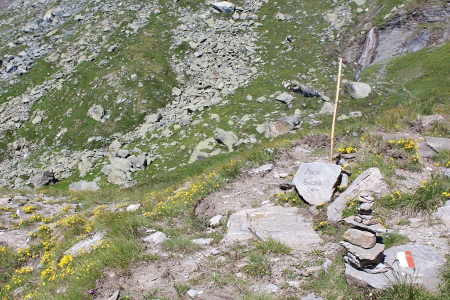 Chianale bouldering, Valle Varaita, Piedmont, Italy, Claudia Colonia, Alessandro Penna
