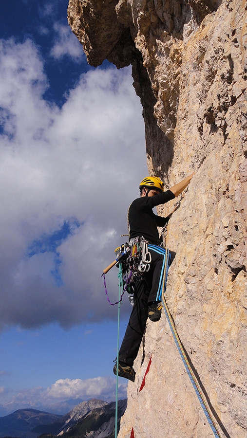 Via Delirio Giallo, Torre Prosser, Cestün, Sasso delle Dieci, Cunturines, Dolomites, Walter Polidori