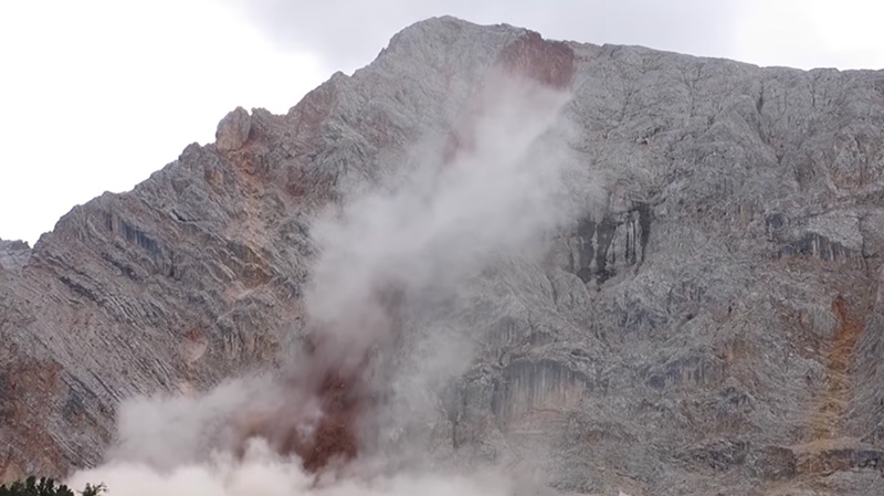 Piccola Croda Rossa, Dolomiti, frana