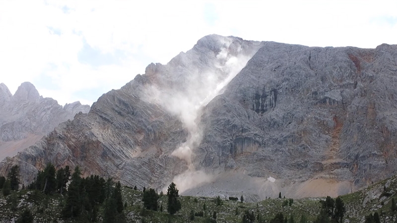 Kleine Gaisl - Piccola Croda Rossa, Dolomites, rockfall