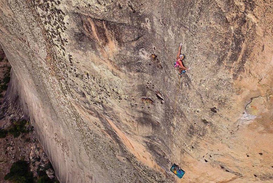 Sasha Di Giulian, Felipe Camargo, Pedra Riscada, Brazil