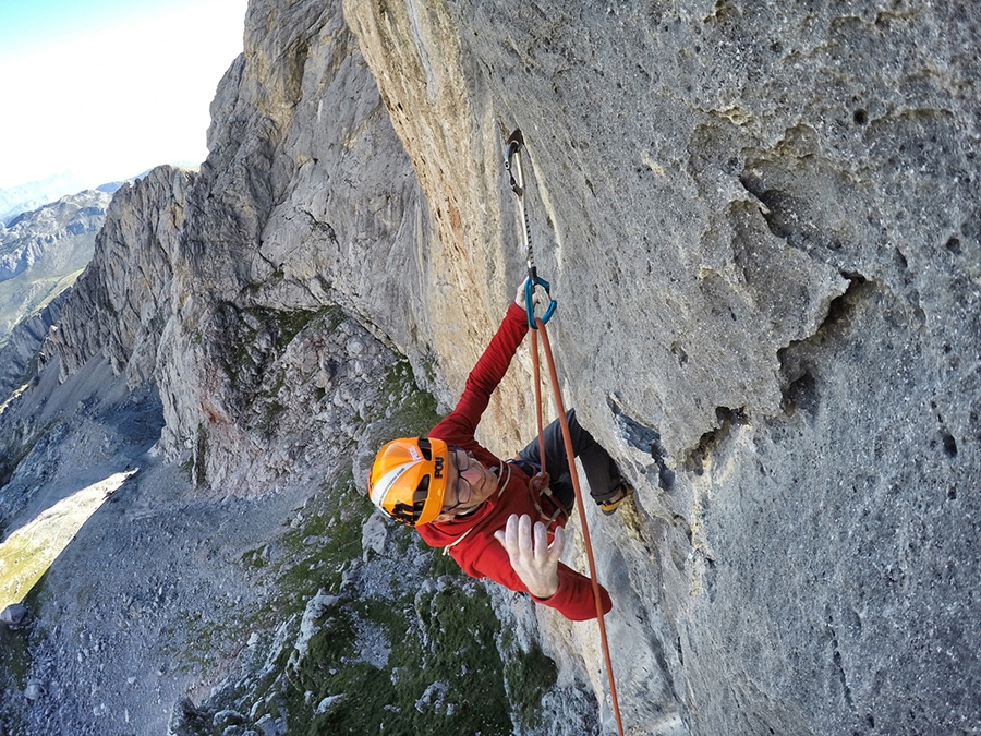 Naranjo de Bulnes, Picu Urriellu, Picos de Europa, Eneko Pou, Iker Pou, Neus Colom