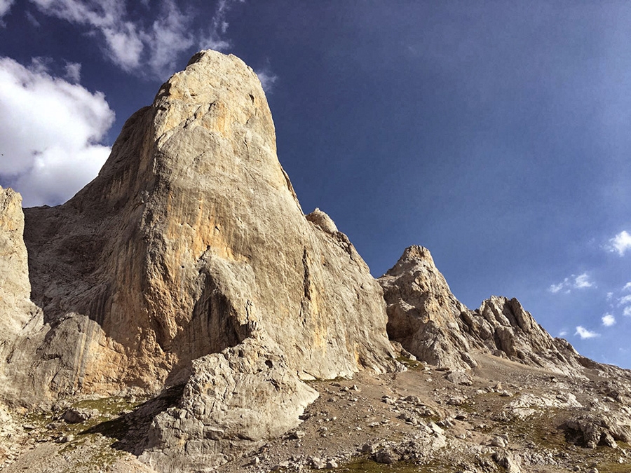 Naranjo de Bulnes, Picu Urriellu, Picos de Europa, Eneko Pou, Iker Pou, Neus Colom