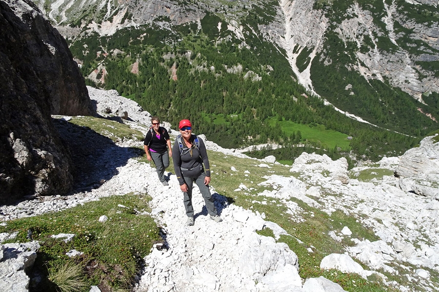 Il Giro della Tofana di Rozes, Scala del Minighel, Dolomiti