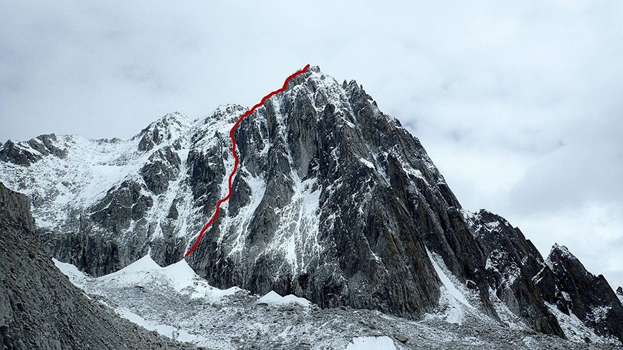 Sichuan, Cina, alpinismo, Tito Arosio, Peter Linney, James Monypenny, Tom Nichols, Robert Partridge, Heather Swift, Luca Vallata