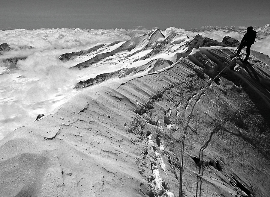 Ski touring, steep skiing, 4000m peaks in the Alps