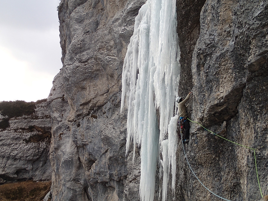 La Bruixa, Val Zemola, Dolomiti, Santiago Padrós, Luca Vallata