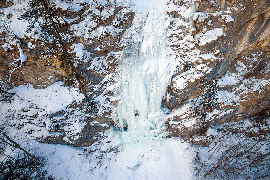 Montenegro, Tara Canyon, ice climbing, Nikola Đurić, Dušan Branković, Dušan Starinac, Danilo Pot, Ivan Laković