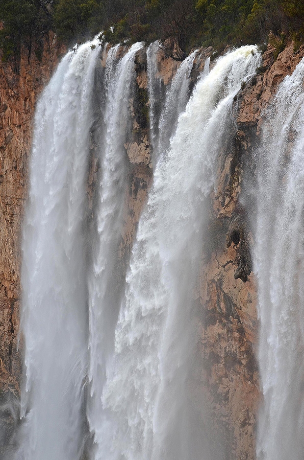 Genesi, Cascata Lequarci, Sardegna, Maurizio Oviglia, Cecilia Marchi, Paolo Contini