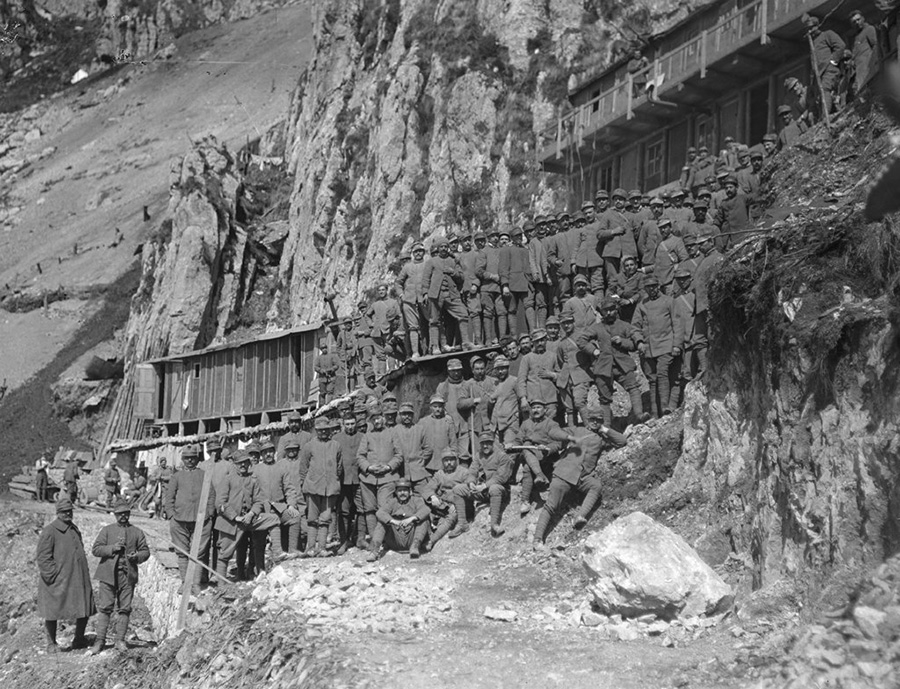 La Strada delle 52 Gallerie del Pasubio, Schio