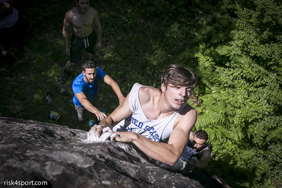 Poggio Umbricchio, bouldering, Abruzzo, Italy