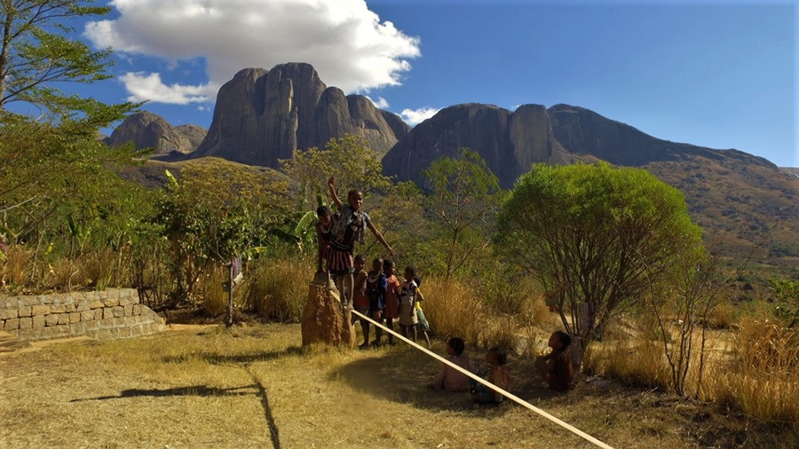 Tsaranoro, Madagascar, Matteo de Zaiacomo, Dimitri Anghileri, Marco Maggioni