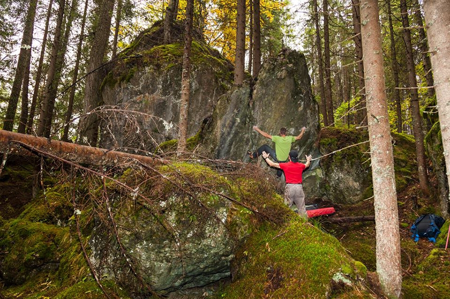 Bouldering at Cortina d'Ampezzo, Dolomites, Luca Zardini