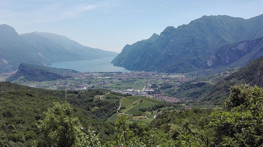 Via Fabio Comini Padaro Arco