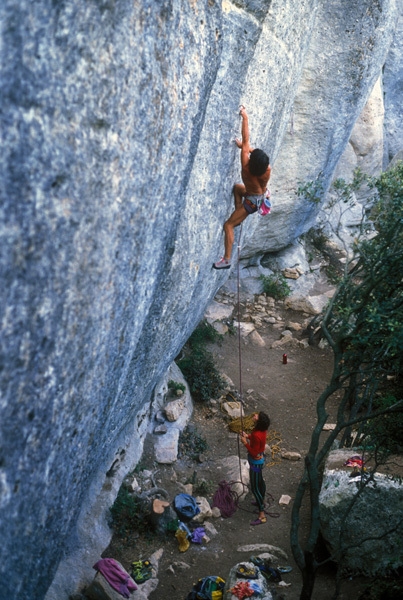 Buoux Laurent Jacob Belayed By Luisa Iovane Climbing Le Nuit De 
