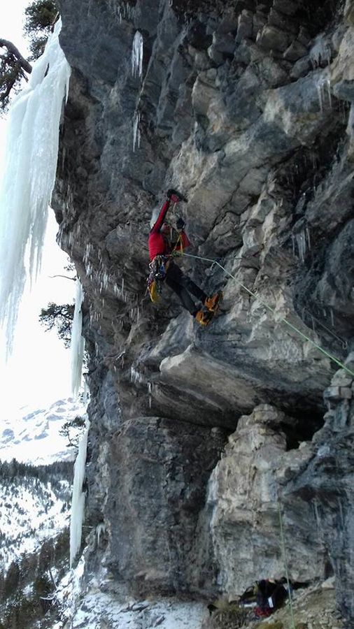 Kandersteg Svizzera cascate di ghiaccio, Simon Chatalan, Jeff Mercier, Ron Koller