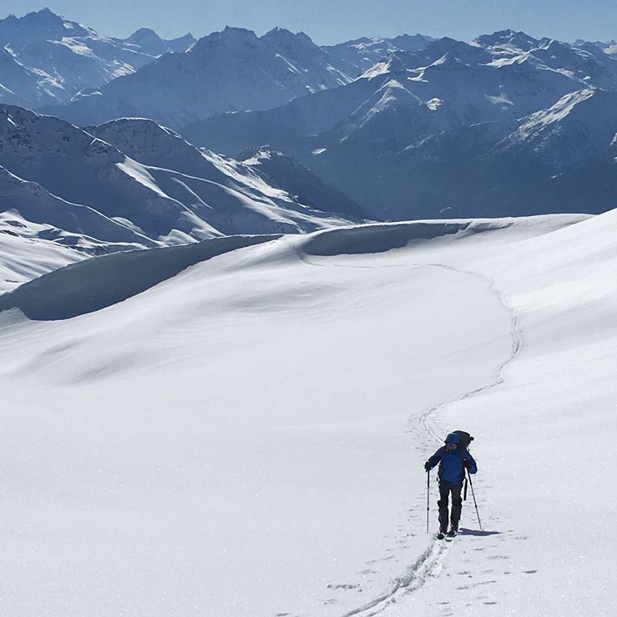 Lo scialpinismo e la gioia dello sciatore libero. Di Matteo Pellin - Società Guide Alpine Courmayeur