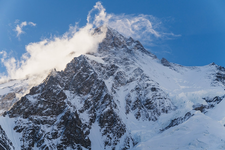 K2 Andrzej Bargiel, first ski descent