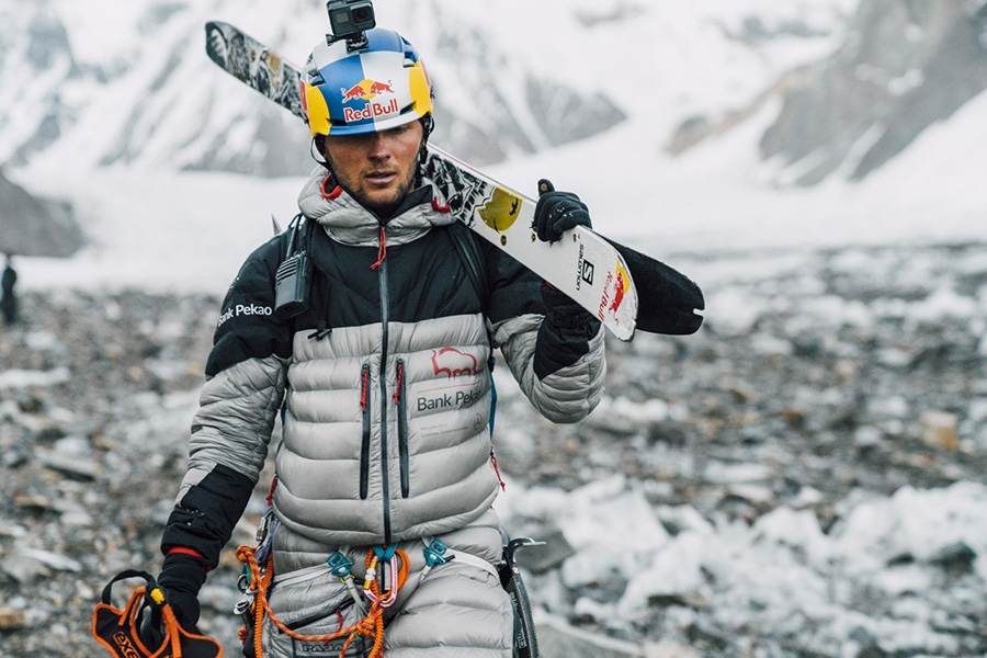 K2 Andrzej Bargiel, prima discesa con gli sci