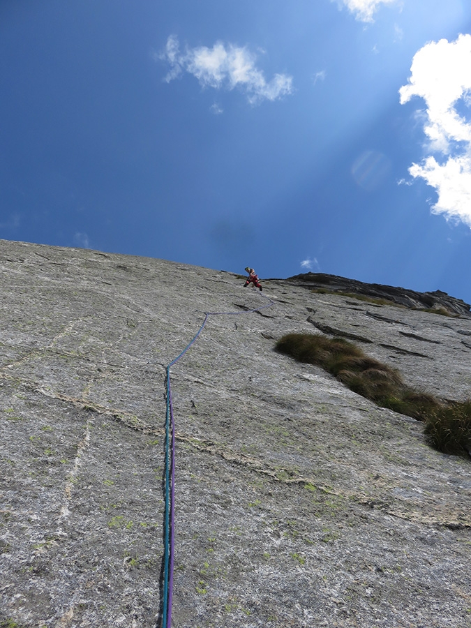 Escudo del Qualido, L'ultimo buco, Val di Mello, Simone Manzi, Andrea Mariani